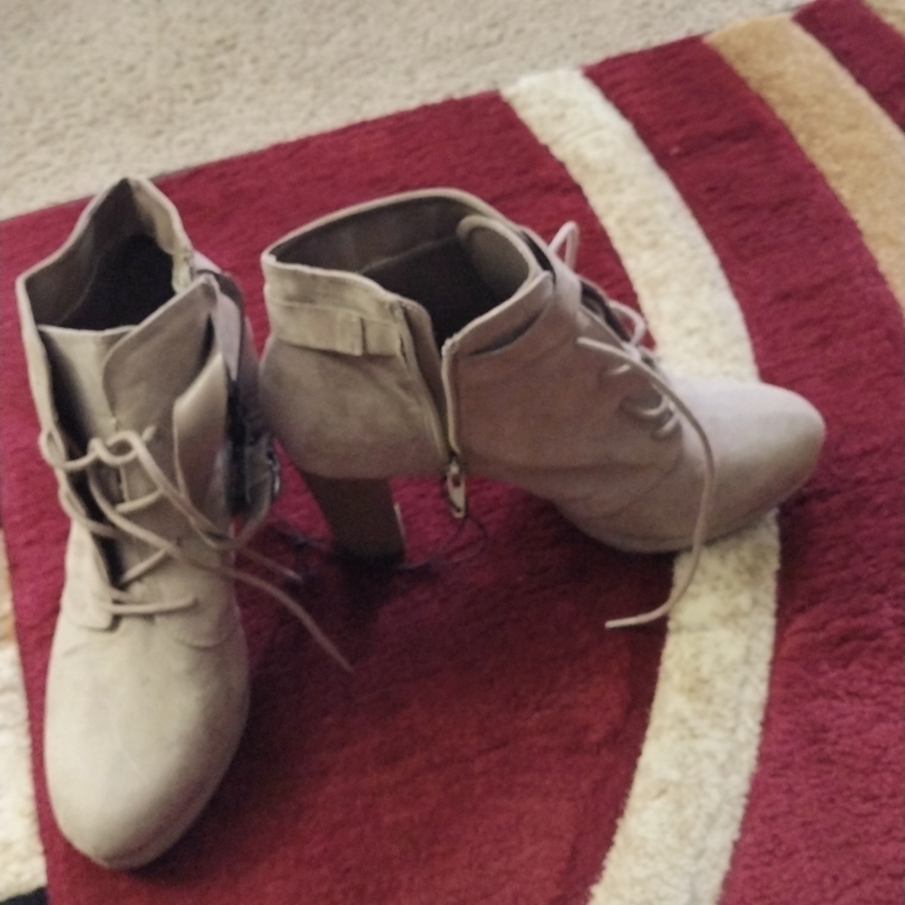 Brand New woman boots